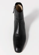 swatch_Black Leather pomme d'or zoe flat boot
