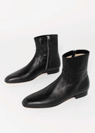 swatch_Black Leather pomme d'or zoe flat boot