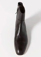 swatch_Coffee Leather pomme d'or zoe flat boot