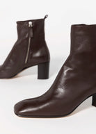 swatch_Espresso Leather pomme d'or elin heeled bootie