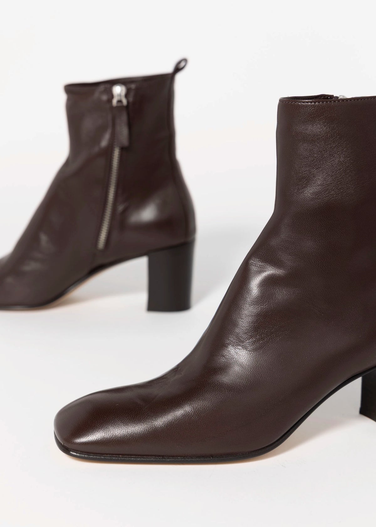 swatch_Espresso Leather pomme d'or elin heeled bootie