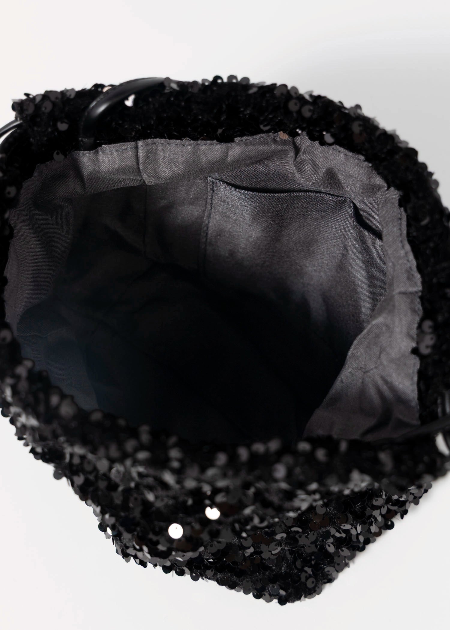 swatch_Black robby sequin drawstring bag