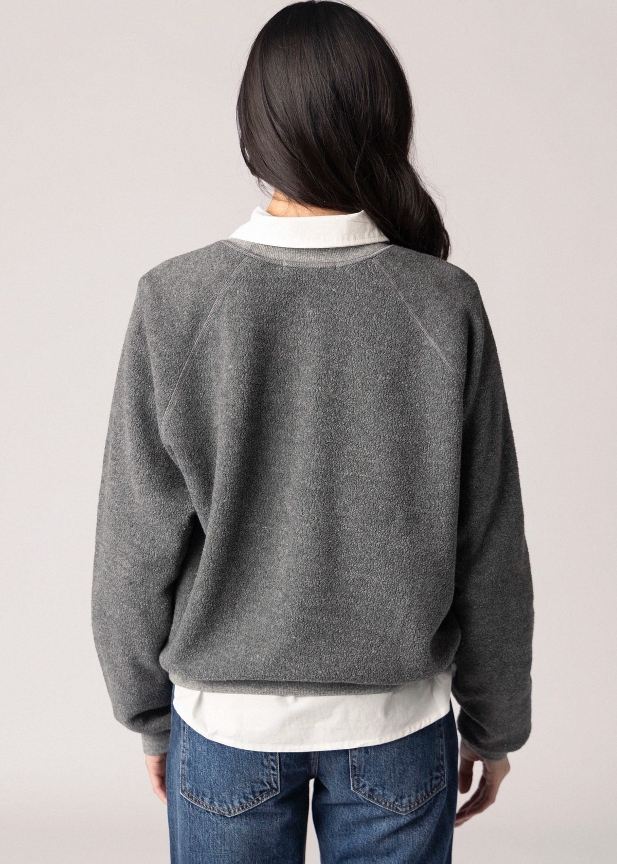 swatch_Dark Heather Grey perfect white tee ziggy oversized sweatshirt