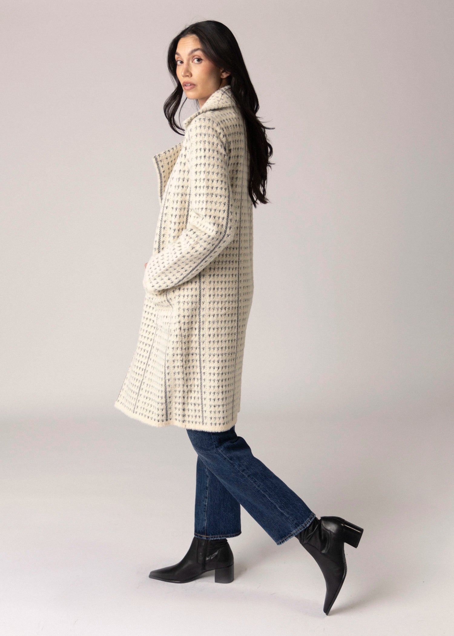 swatch_Ivory/Slate sage the label marceau houndstooth coat