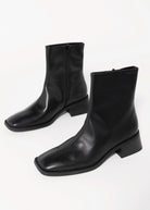 swatch_Black Leather vagabond blanca ankle boot