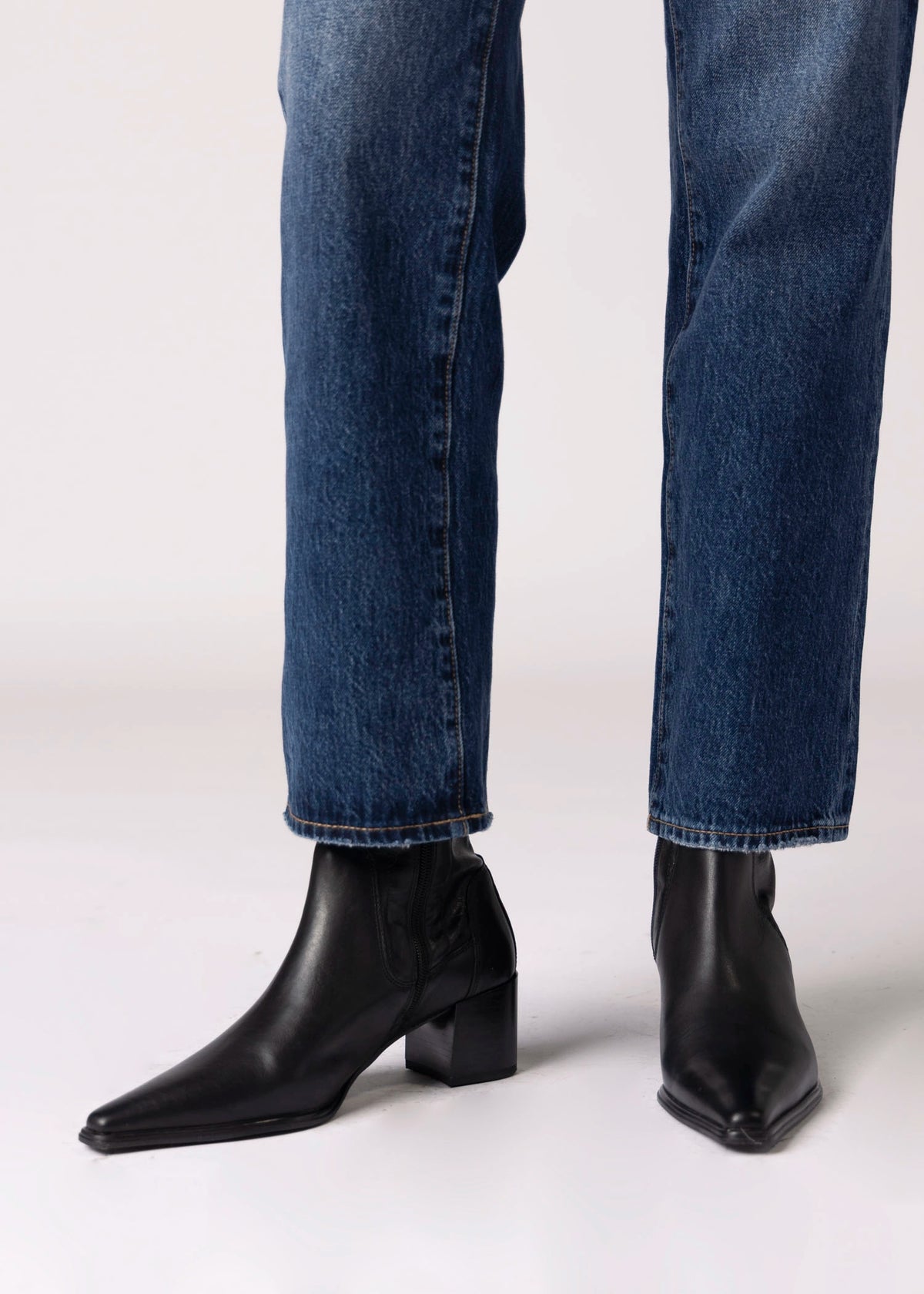 swatch_Black Leather vagabond giselle pointed toe ankle boot