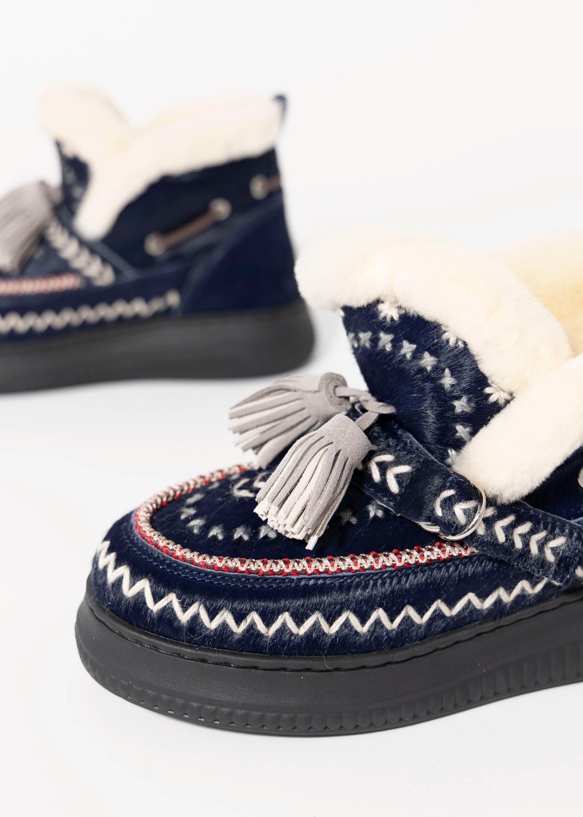 swatch_Navy Haircalf nanku l'idea shearling lined booties