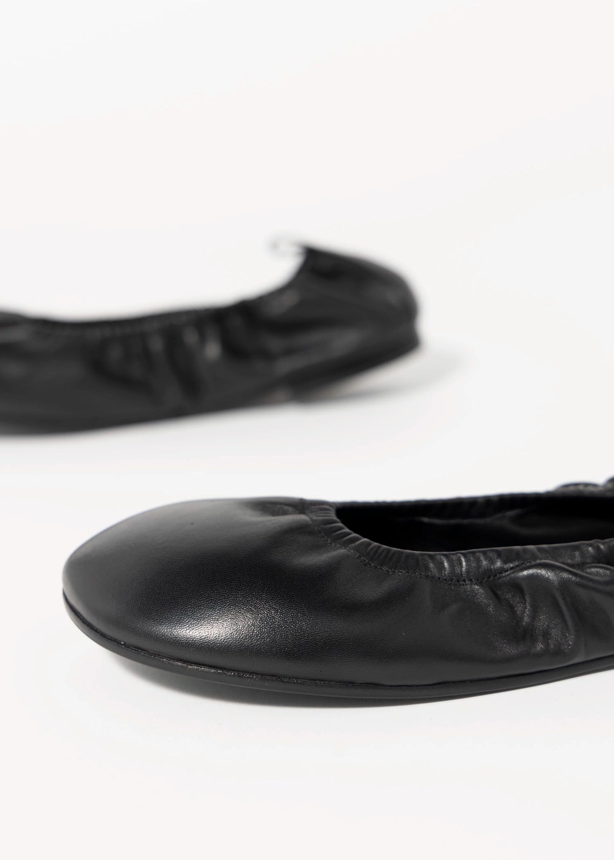 swatch_Black Leather ruched flat