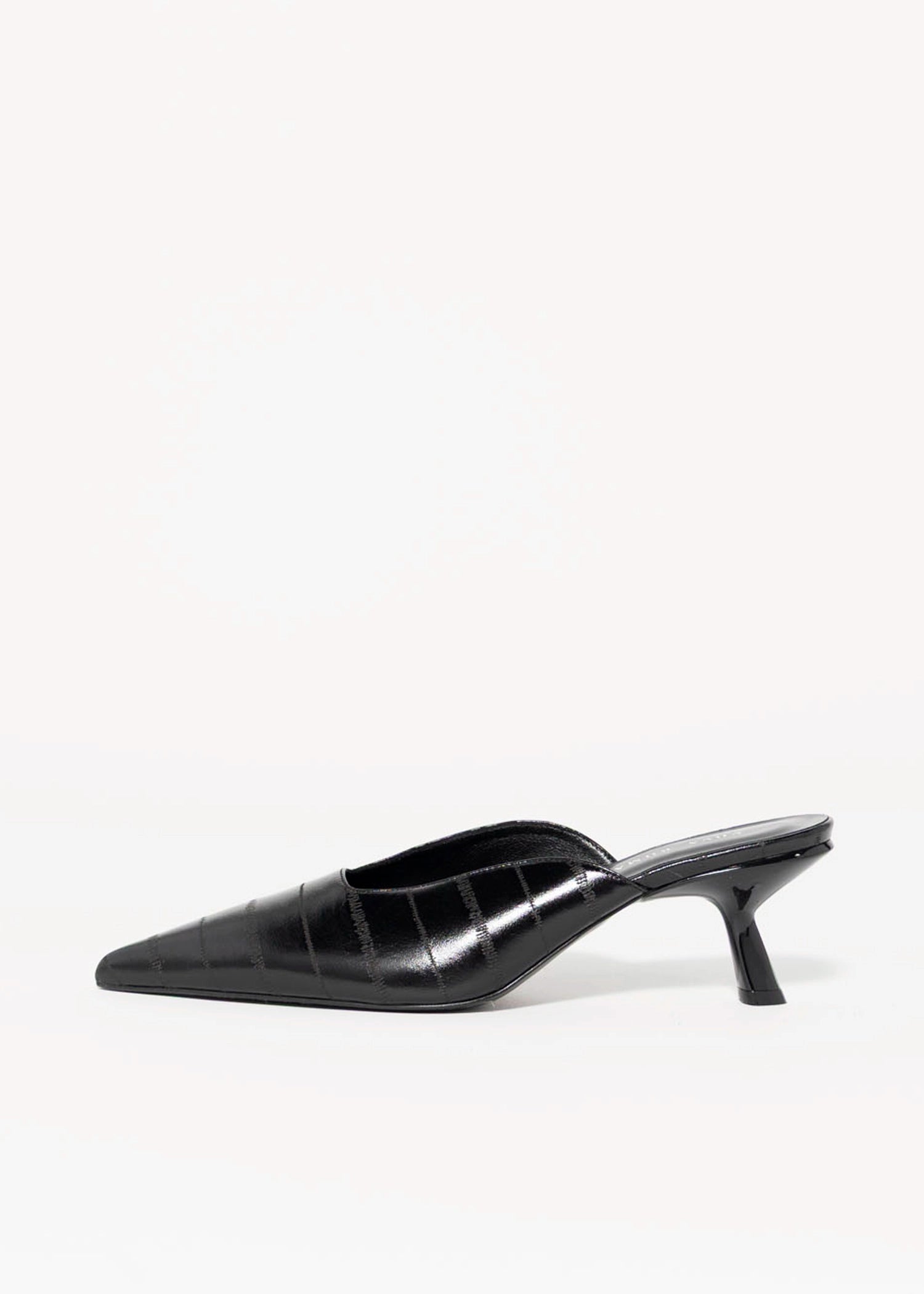 swatch_Black Eel nova roma pointed toe kitten heel
