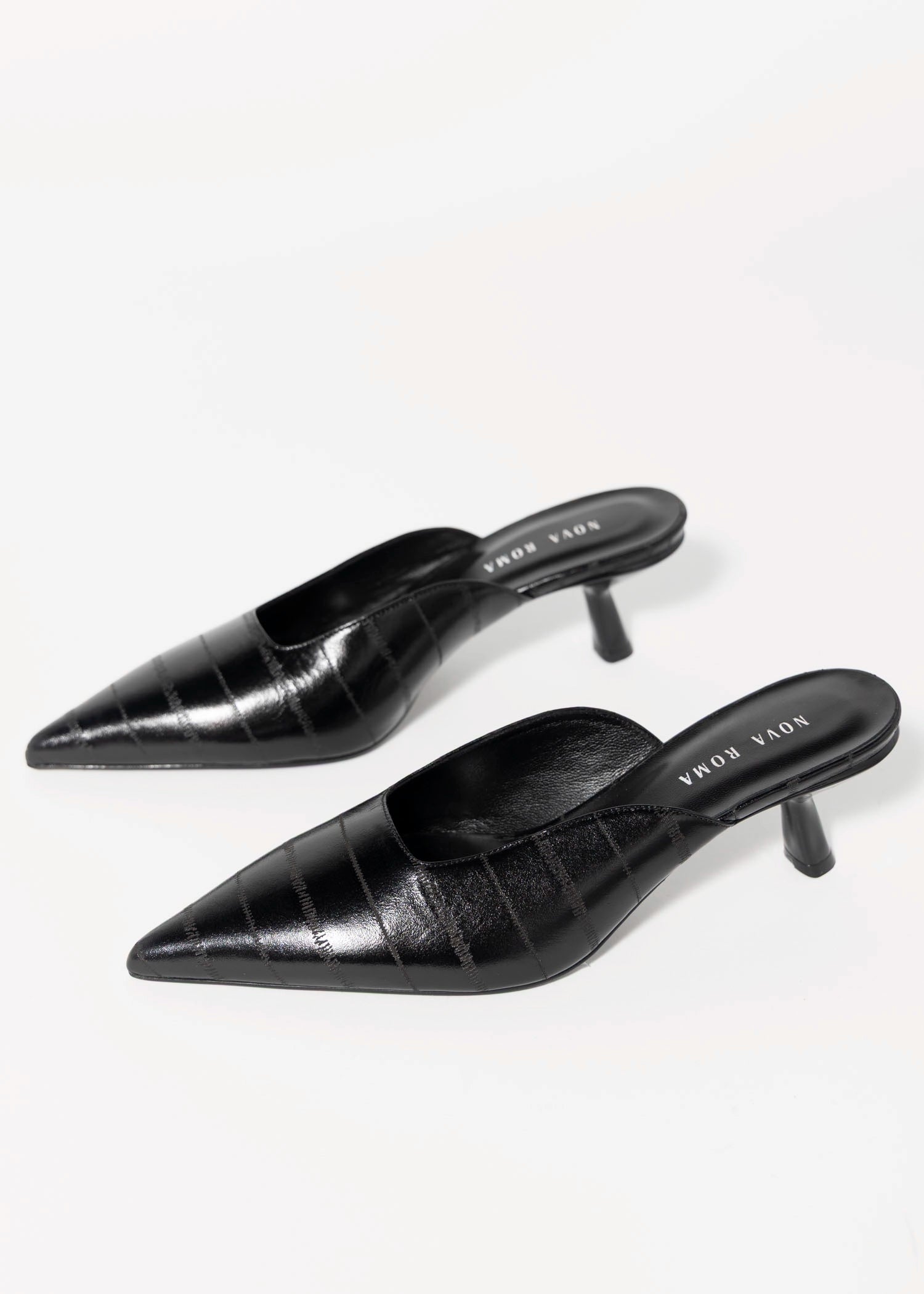 swatch_Black Eel nova roma pointed toe kitten heel