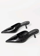 swatch_Black Eel nova roma pointed toe kitten heel