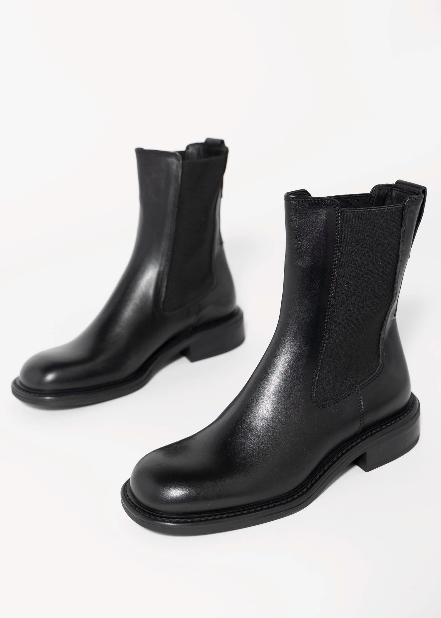 swatch_Black Leather nova roma leather chelsea boot