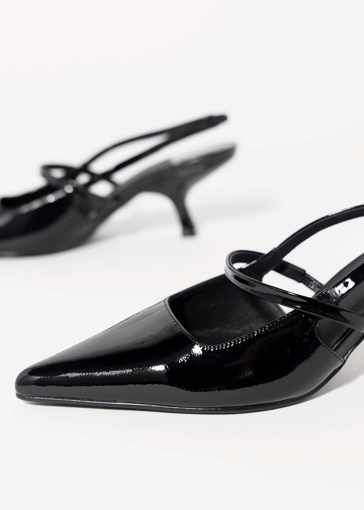 swatch_Black Patent jeffrey campbell tanya slingback pump