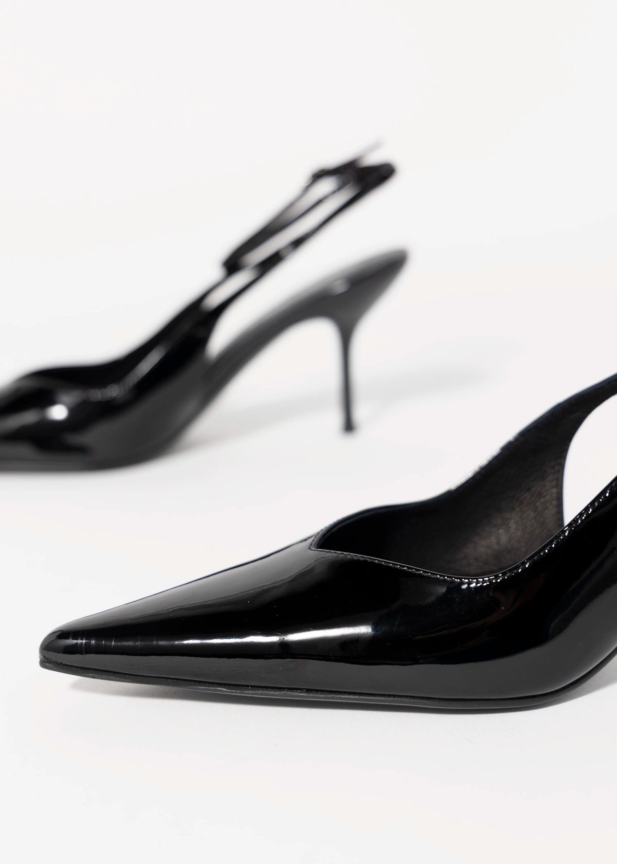 swatch_Black Patent jeffrey campbell executive pump