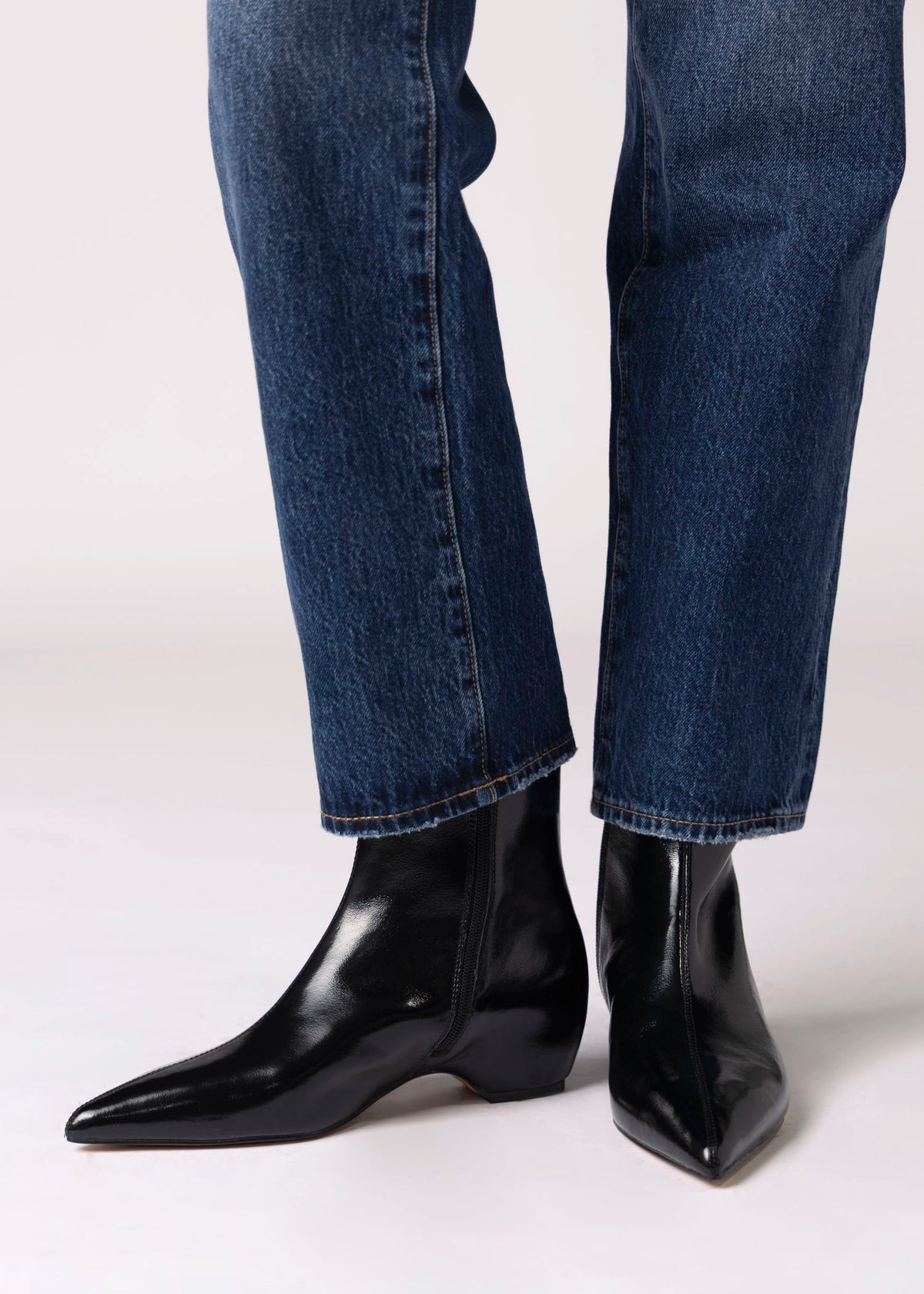 swatch_Black Leather steve madden karslon ankle boot