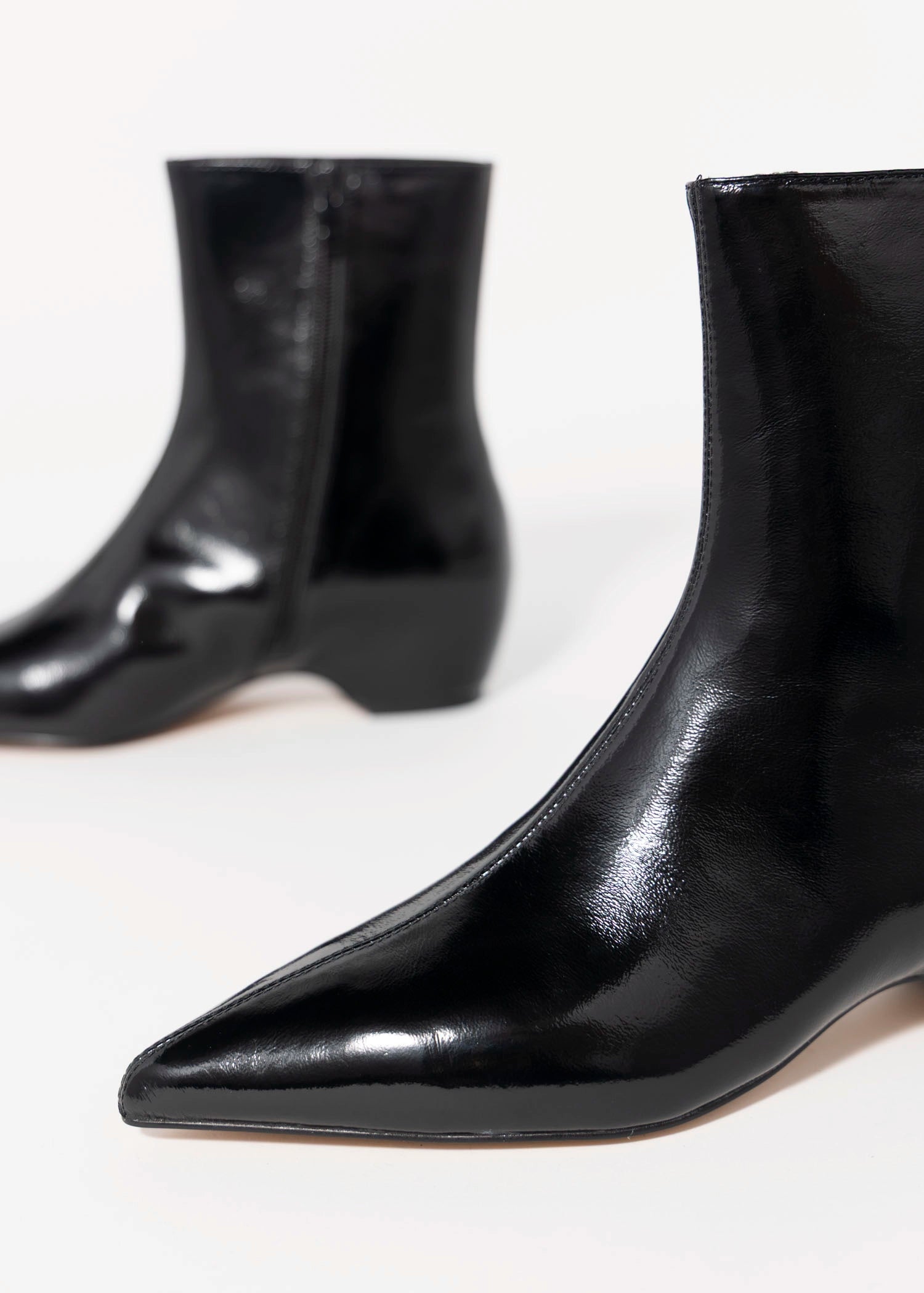 swatch_Black Leather steve madden karslon ankle boot