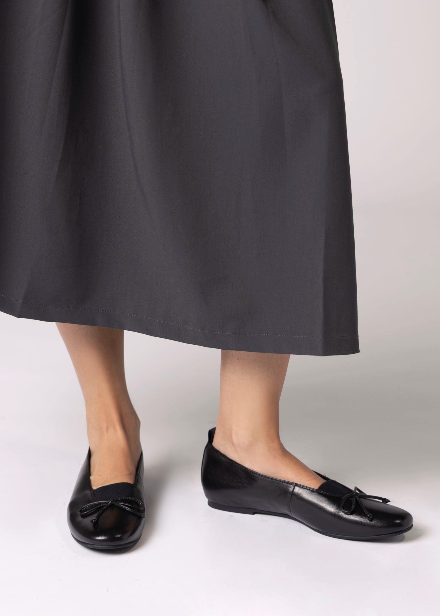 swatch_Black Leather vaneli tabbie ballet flat