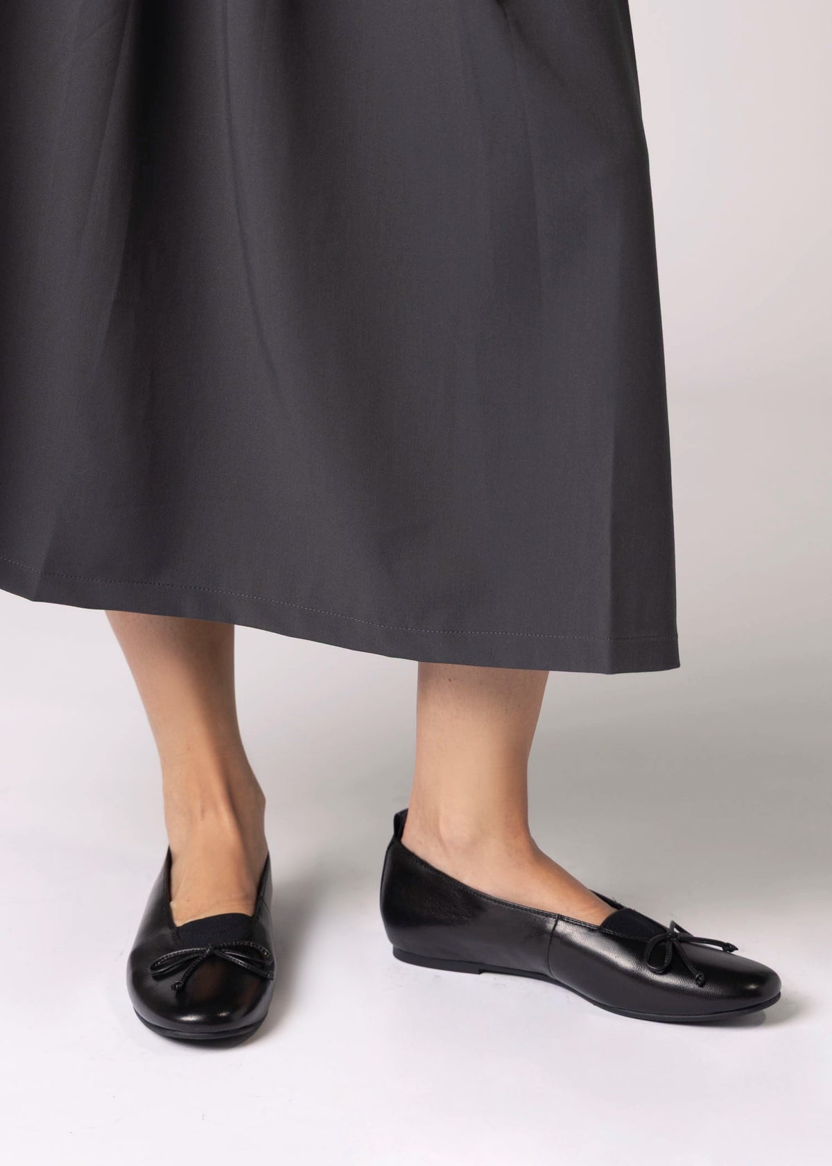 swatch_Black Leather vaneli tabbie ballet flat
