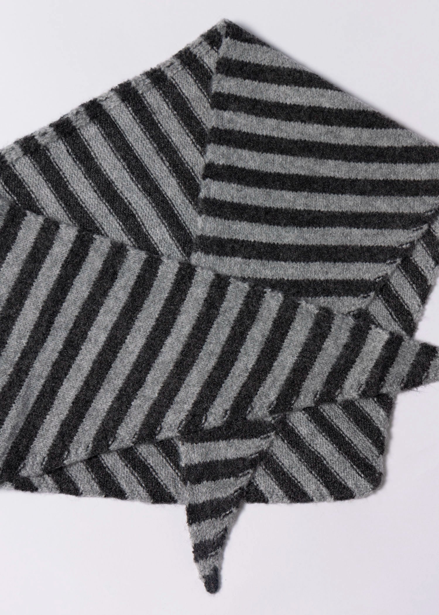 swatch_Grey striped triangle scarf