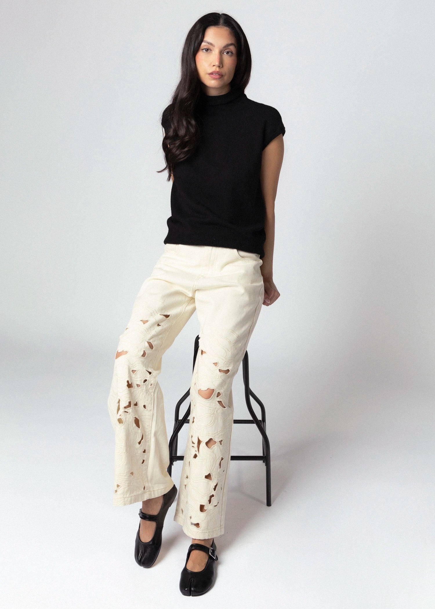 swatch_Cream embroidered cut out pants