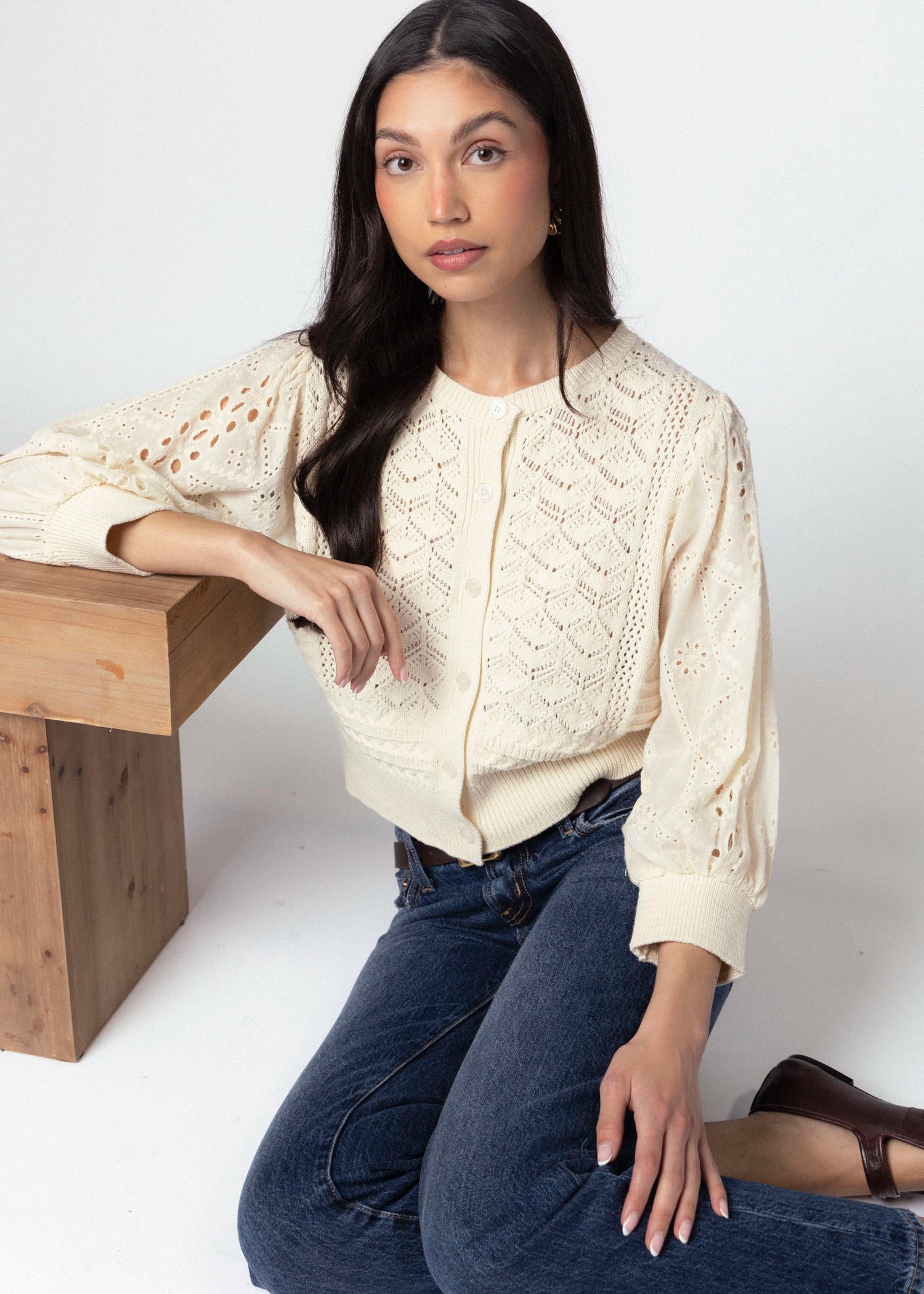 swatch_Cream hendry crochet cardigan