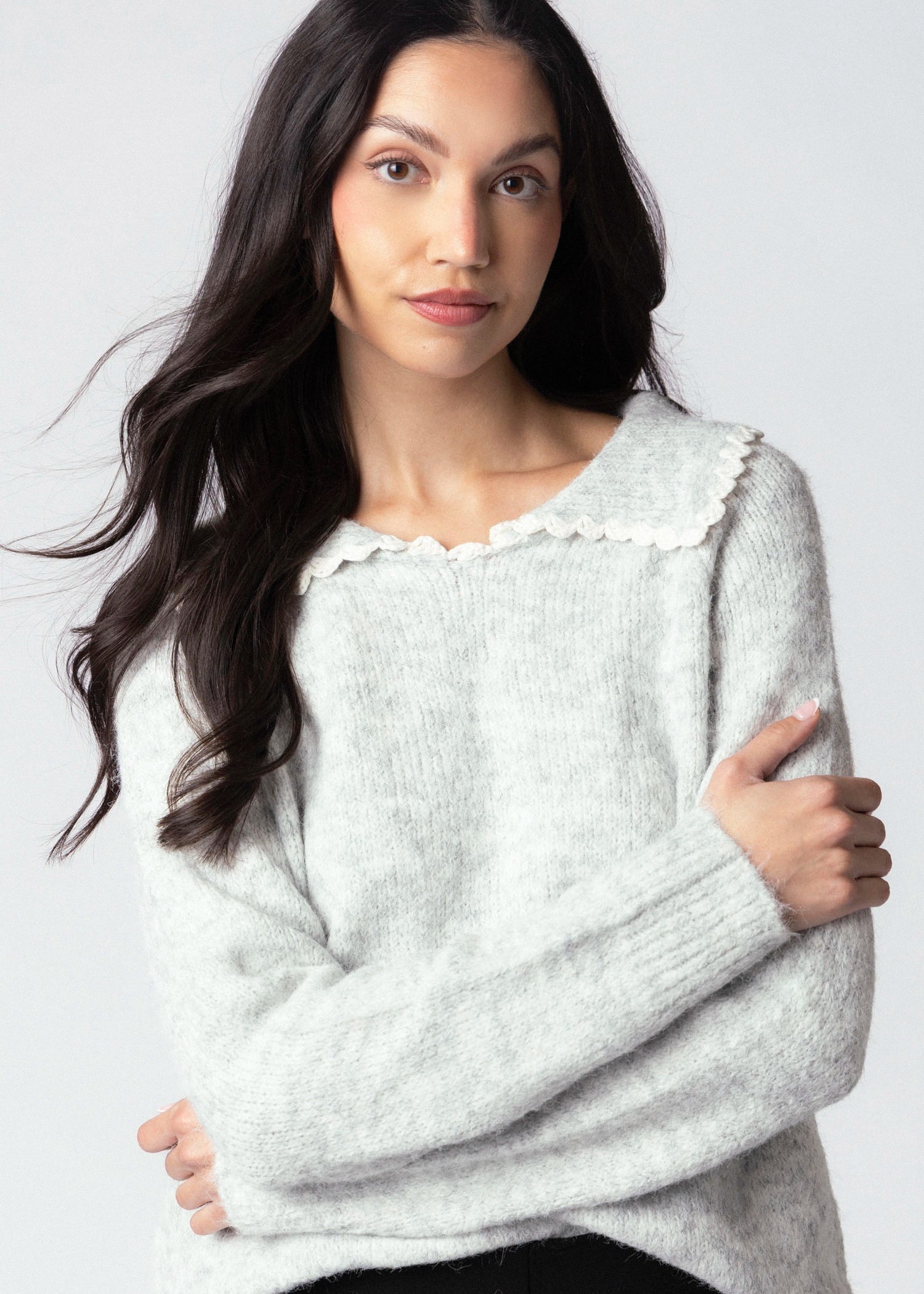 swatch_Grey scalloped collar sweater