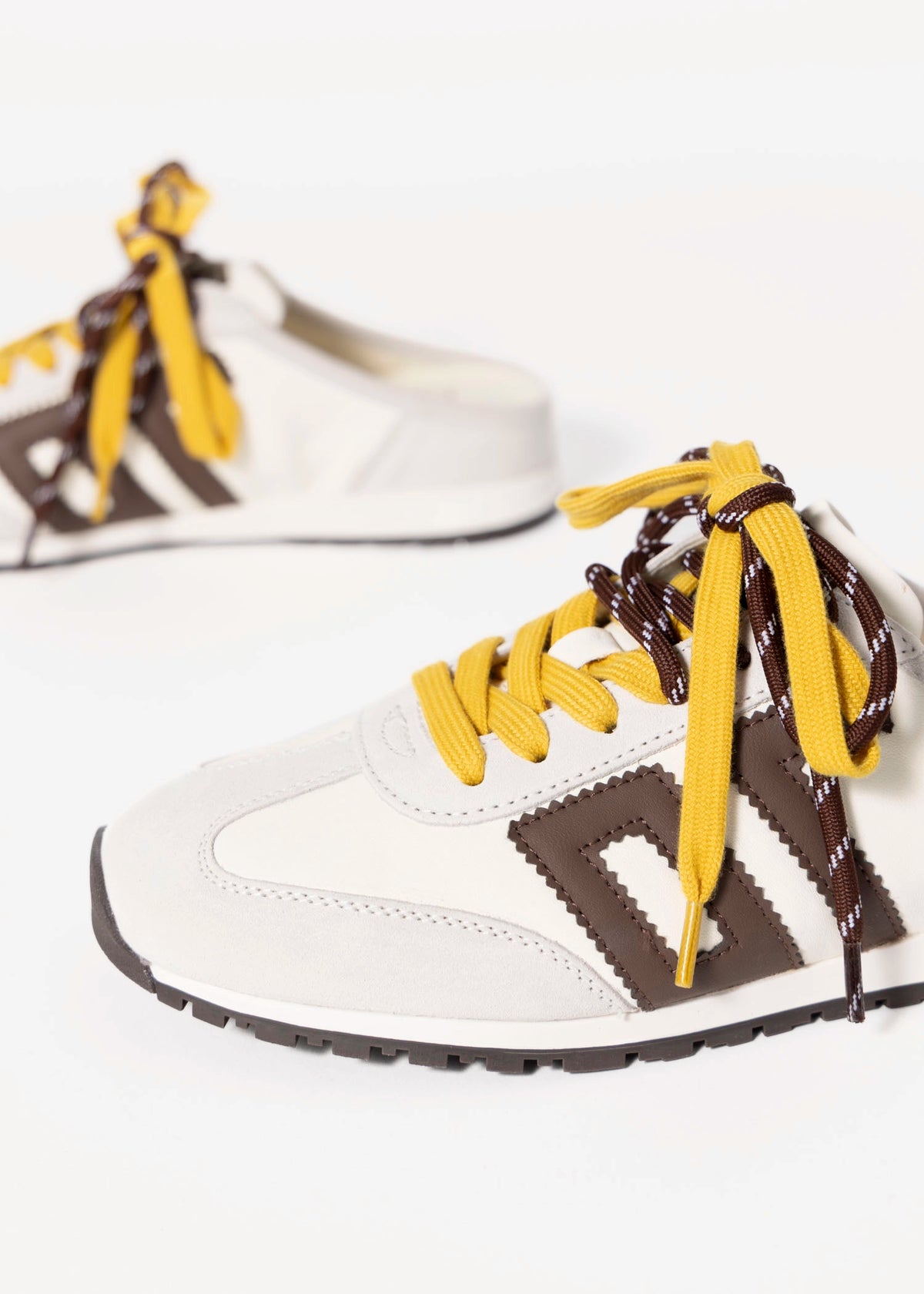 swatch_White/Coffee back70 venice w26 slide sneaker