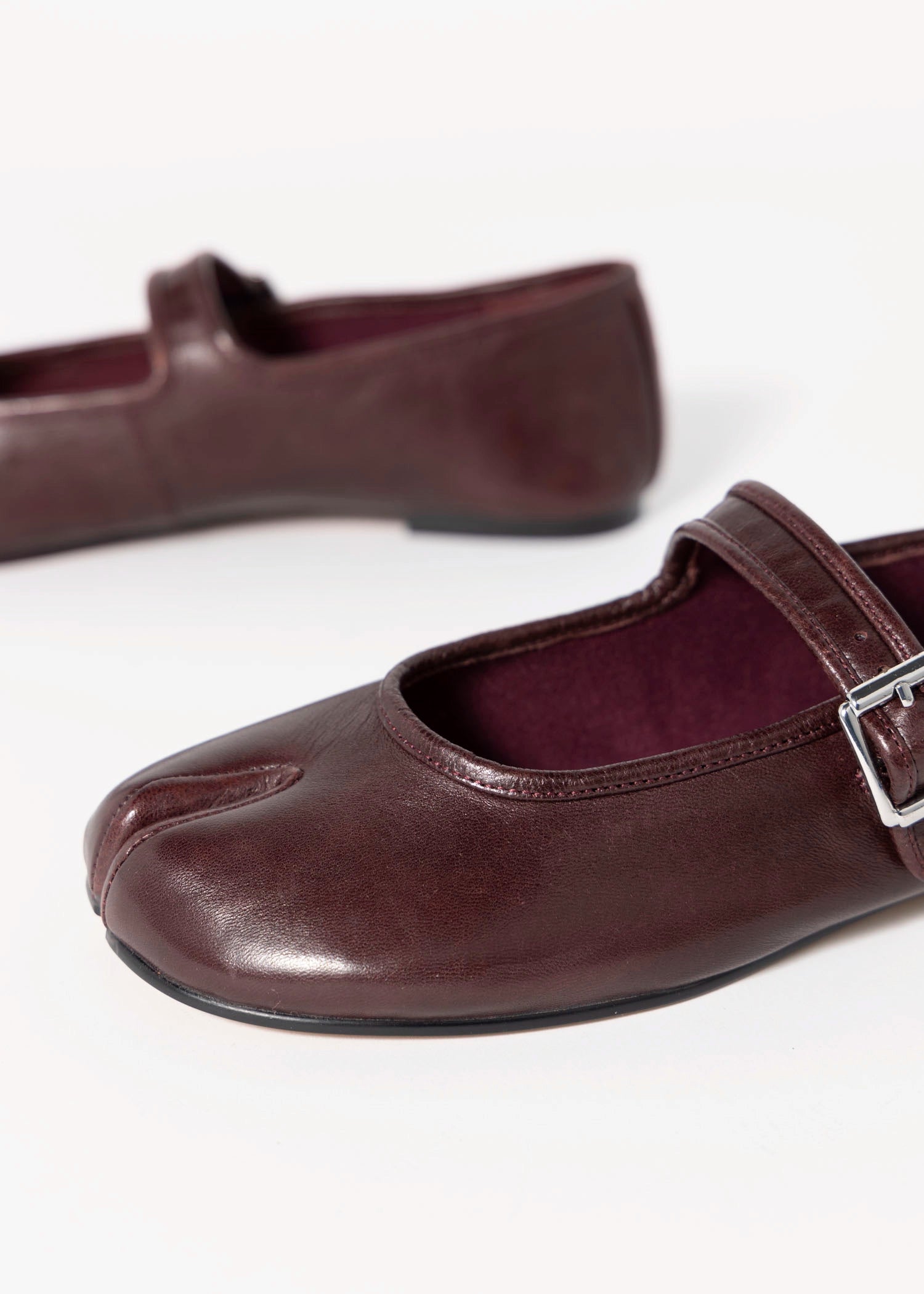 swatch_Wine Leather inuovo leather tabi mary jane flats