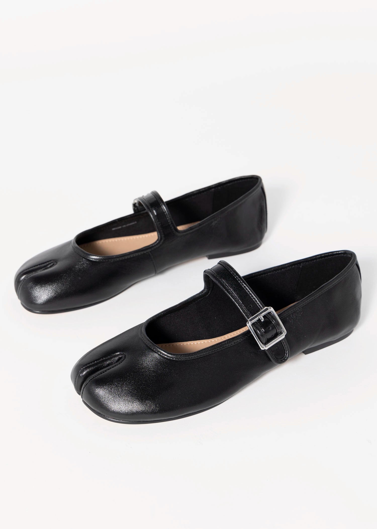 swatch_Black Leather inuovo leather tabi mary jane flats