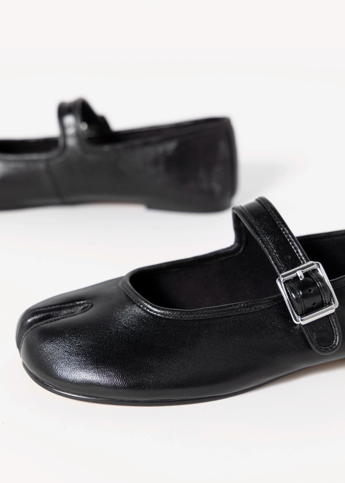 swatch_Black Leather inuovo leather tabi mary jane flats