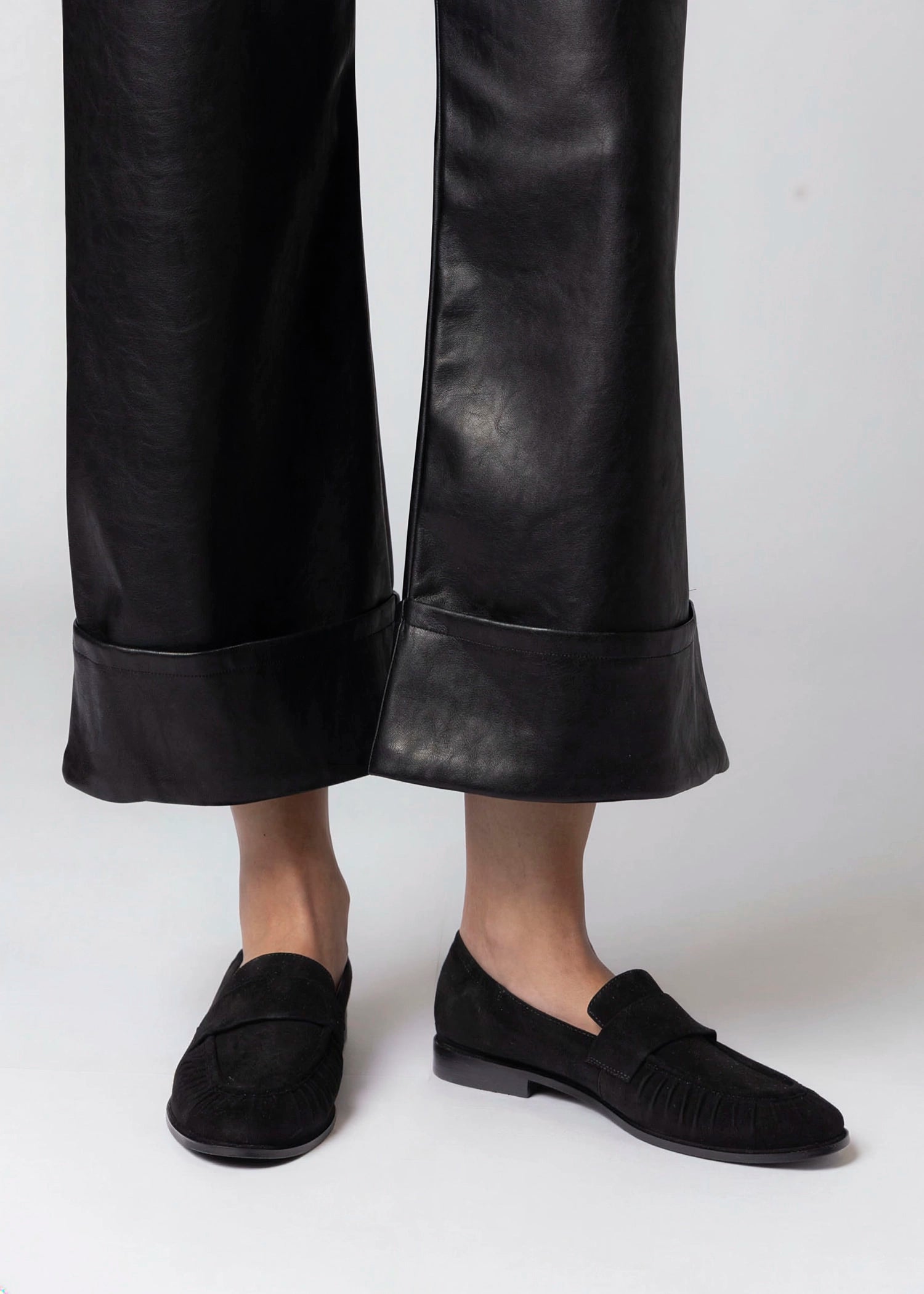 swatch_Black Suede vaneli ailsa suede ruched loafer