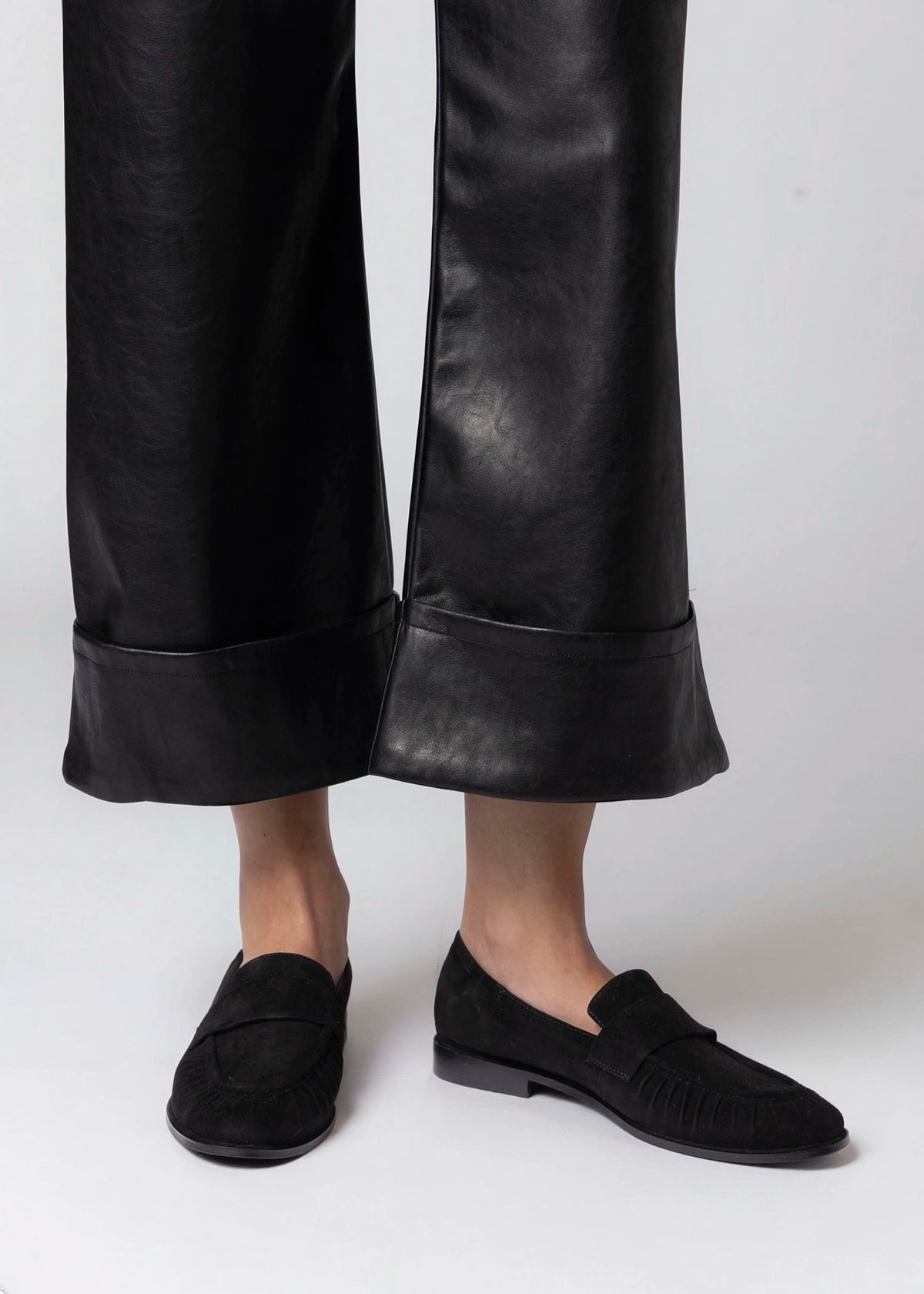 swatch_Black Suede vaneli ailsa suede ruched loafer