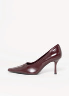 swatch_Burgundy steve madden hexx pointed toe pump
