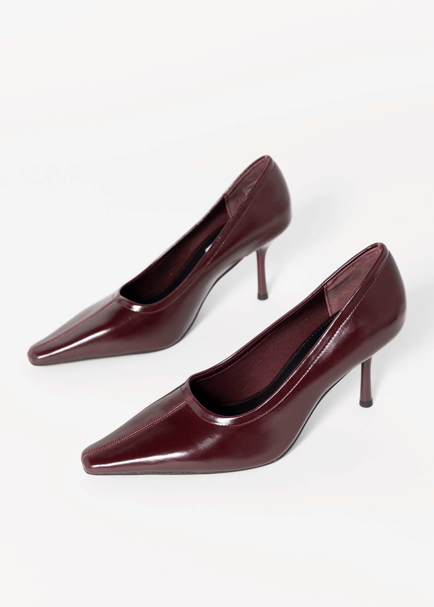 swatch_Burgundy steve madden hexx pointed toe pump