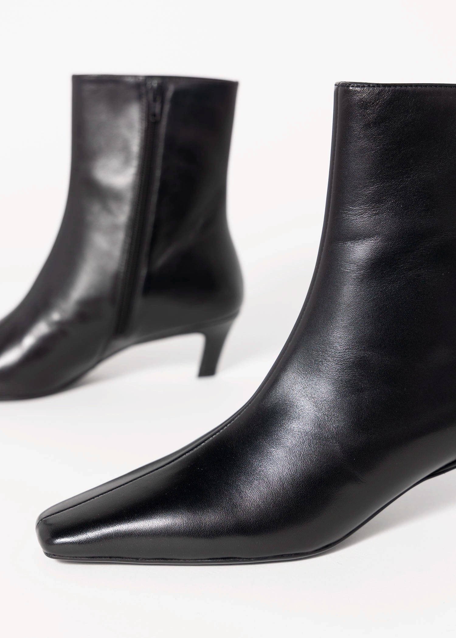 swatch_Black Leather tony bianco estelle heeled boot
