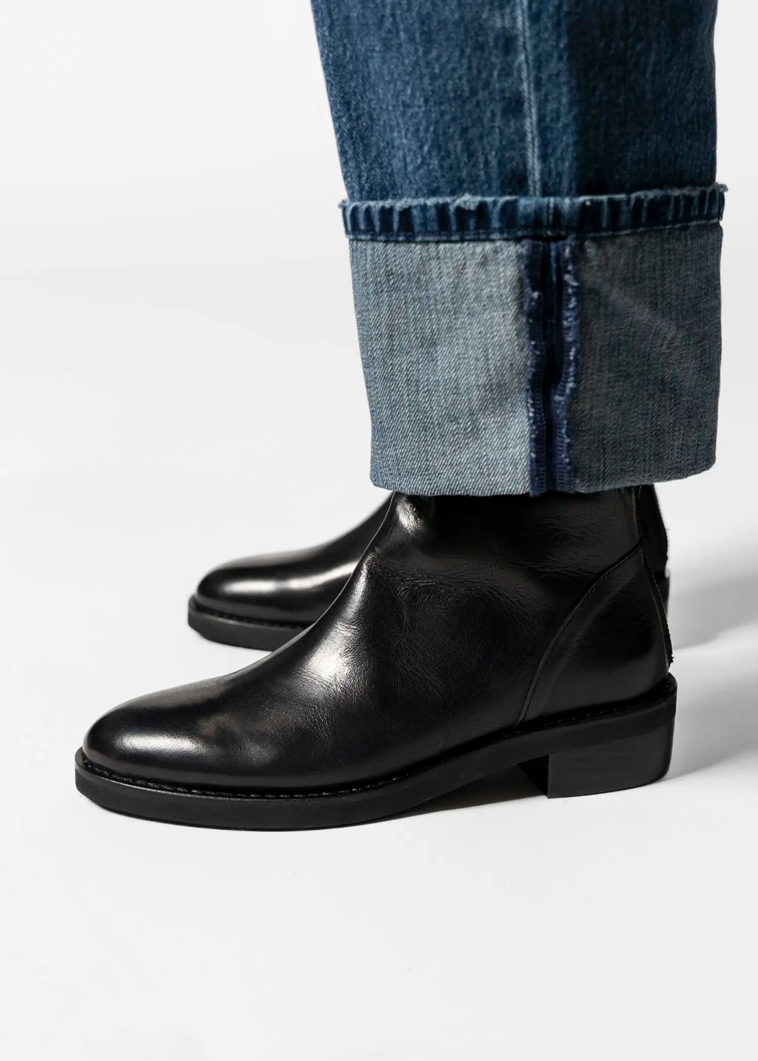 swatch_black round toe ankle boot ankle boots