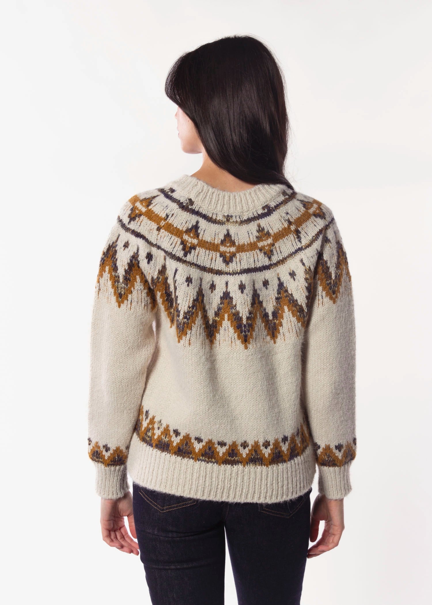 swatch_Ivory rae sweater heartloom