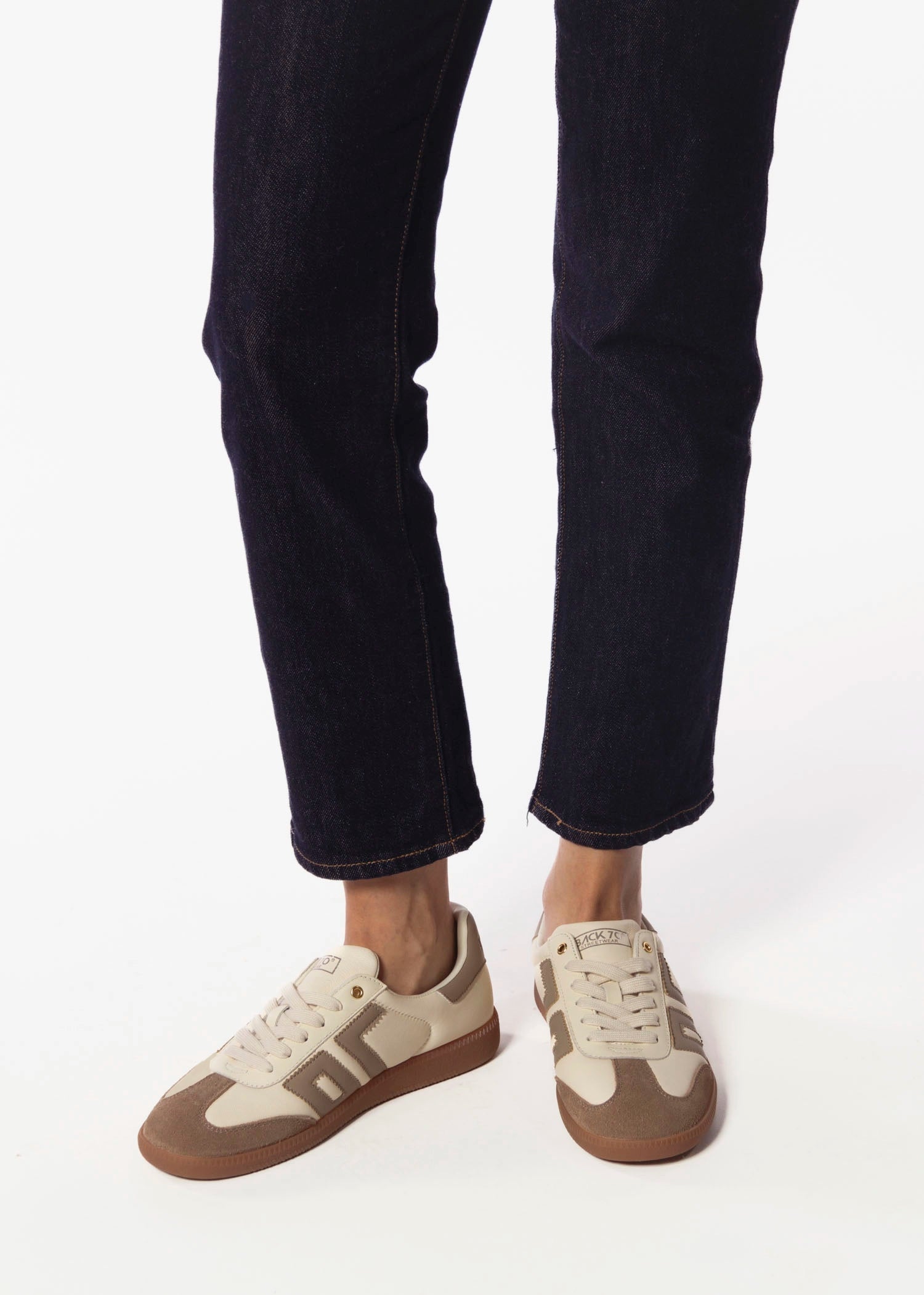 swatch_Milk/Taupe cloud NM sneaker