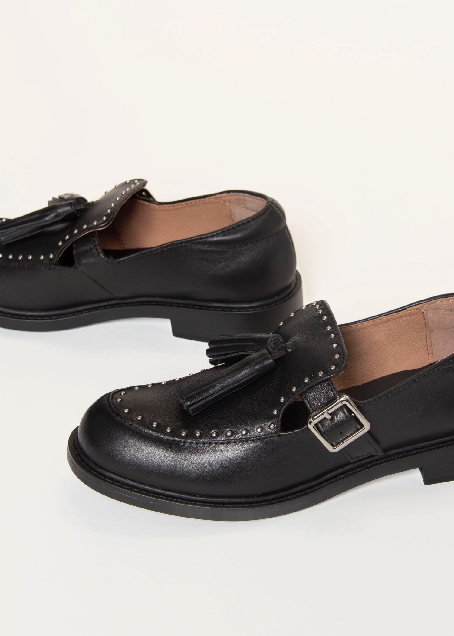 swatch_Black Leather big tassel loafer shoes