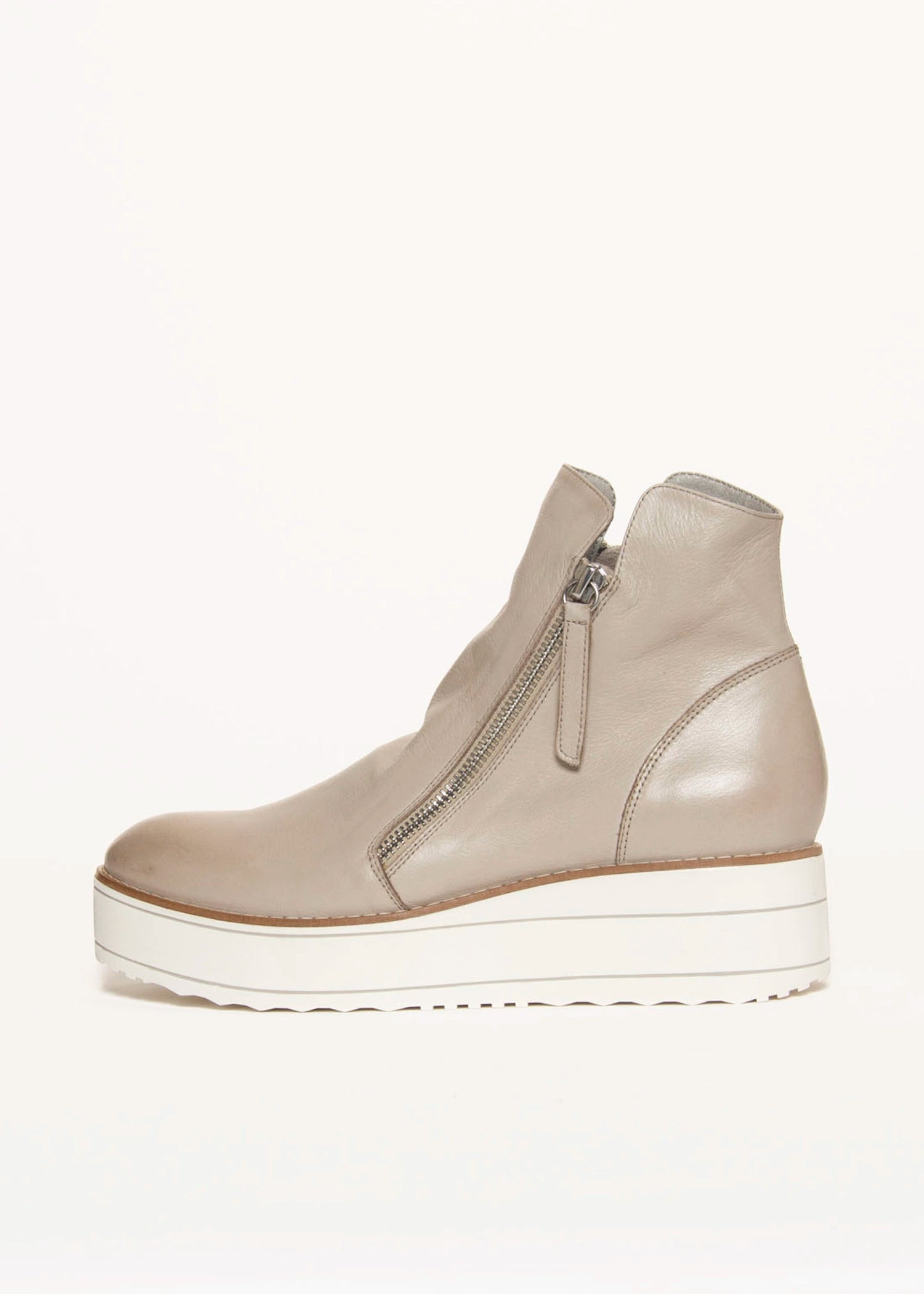 swatch_Misty Leather nene platform ankle boots