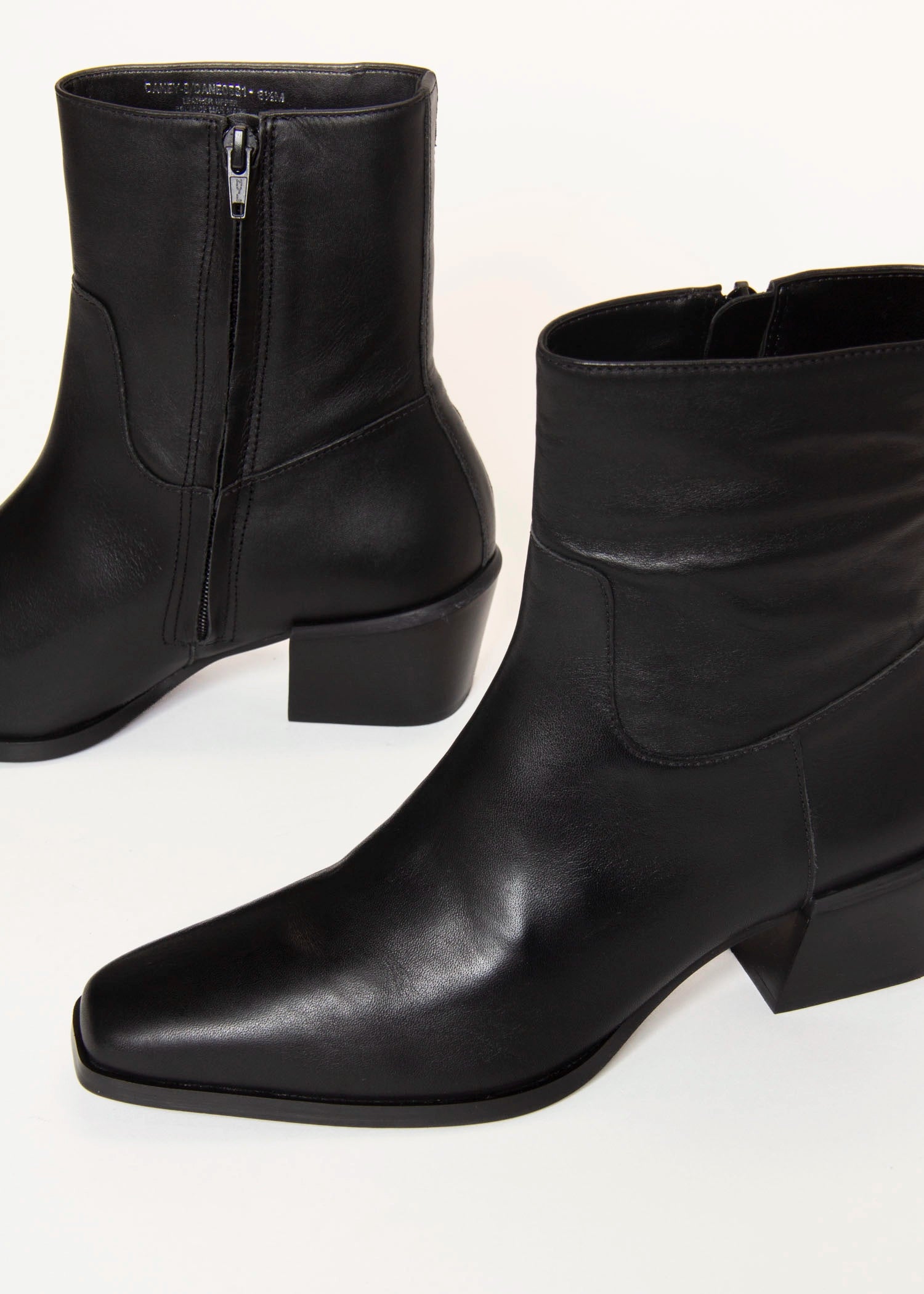 swatch_Black Leather daney boot shoes