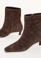 swatch_Espresso Suede estelle boots