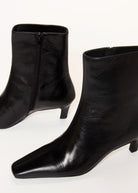 swatch_Black Leather estelle boots