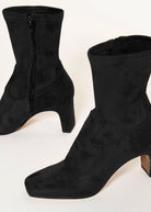 swatch_Black roan heeled boots