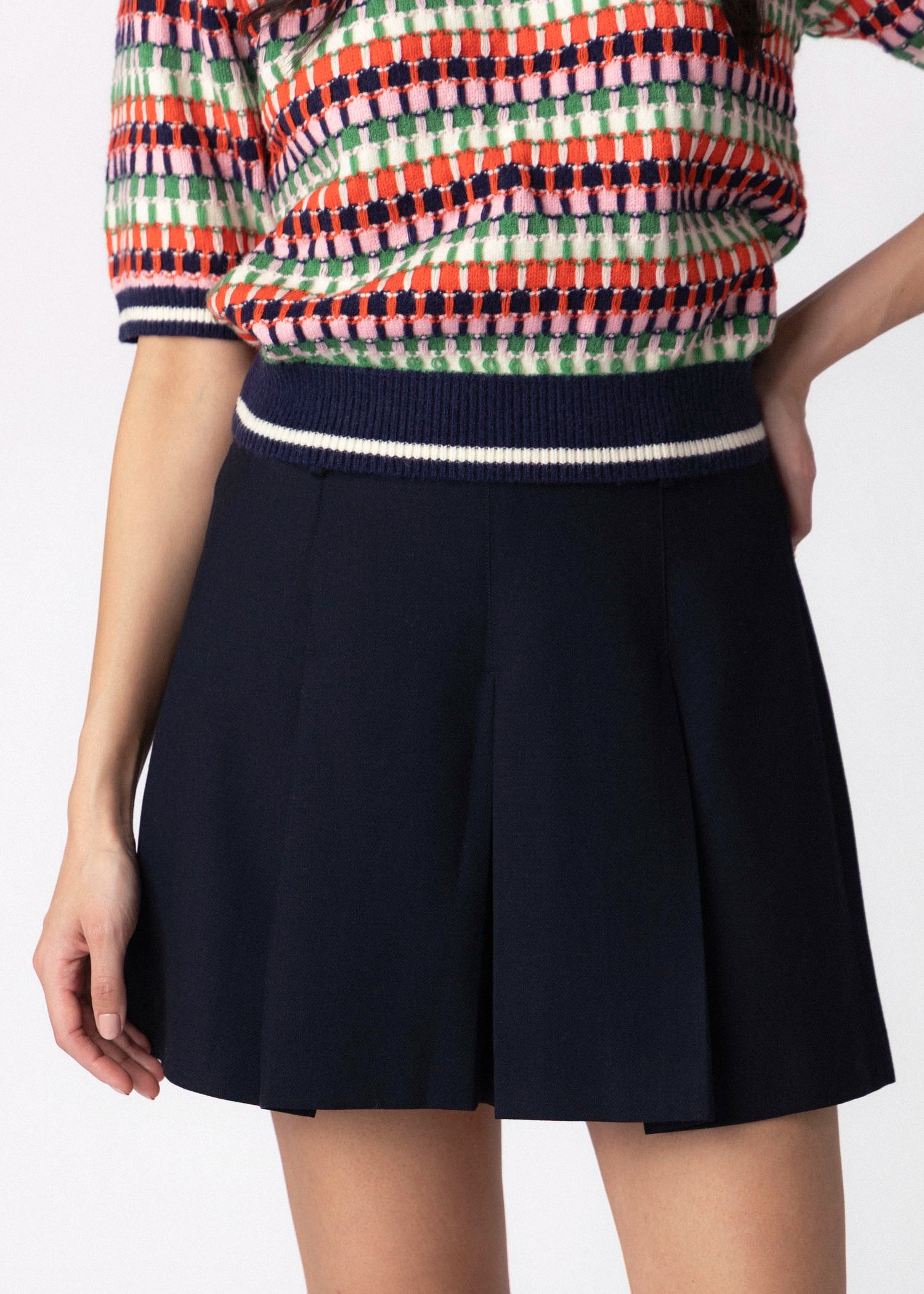 swatch_Navy pleated mini skirt