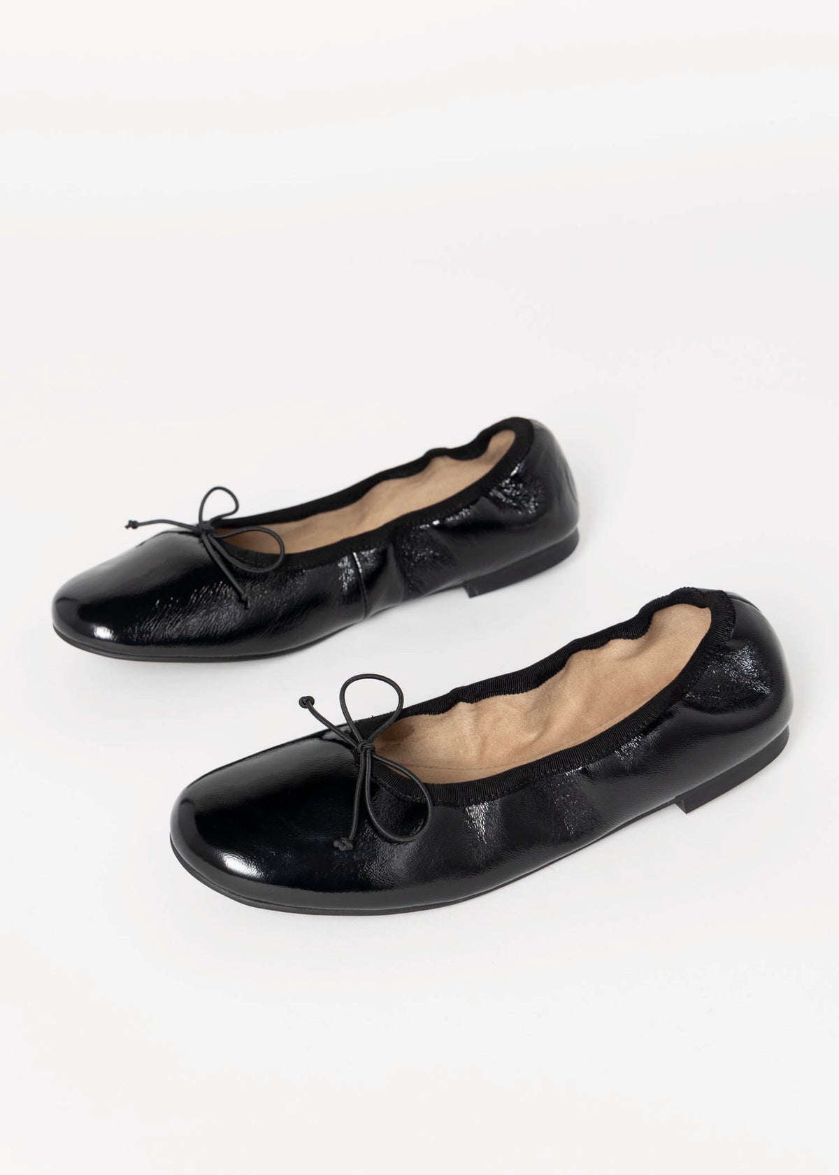 swatch_Patent Black tony bianco chelsea ballet flat