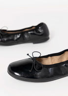 swatch_Patent Black tony bianco chelsea ballet flat