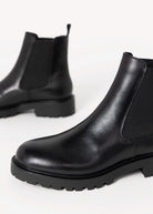 swatch_Black Leather vagabond kenova chelsea boot