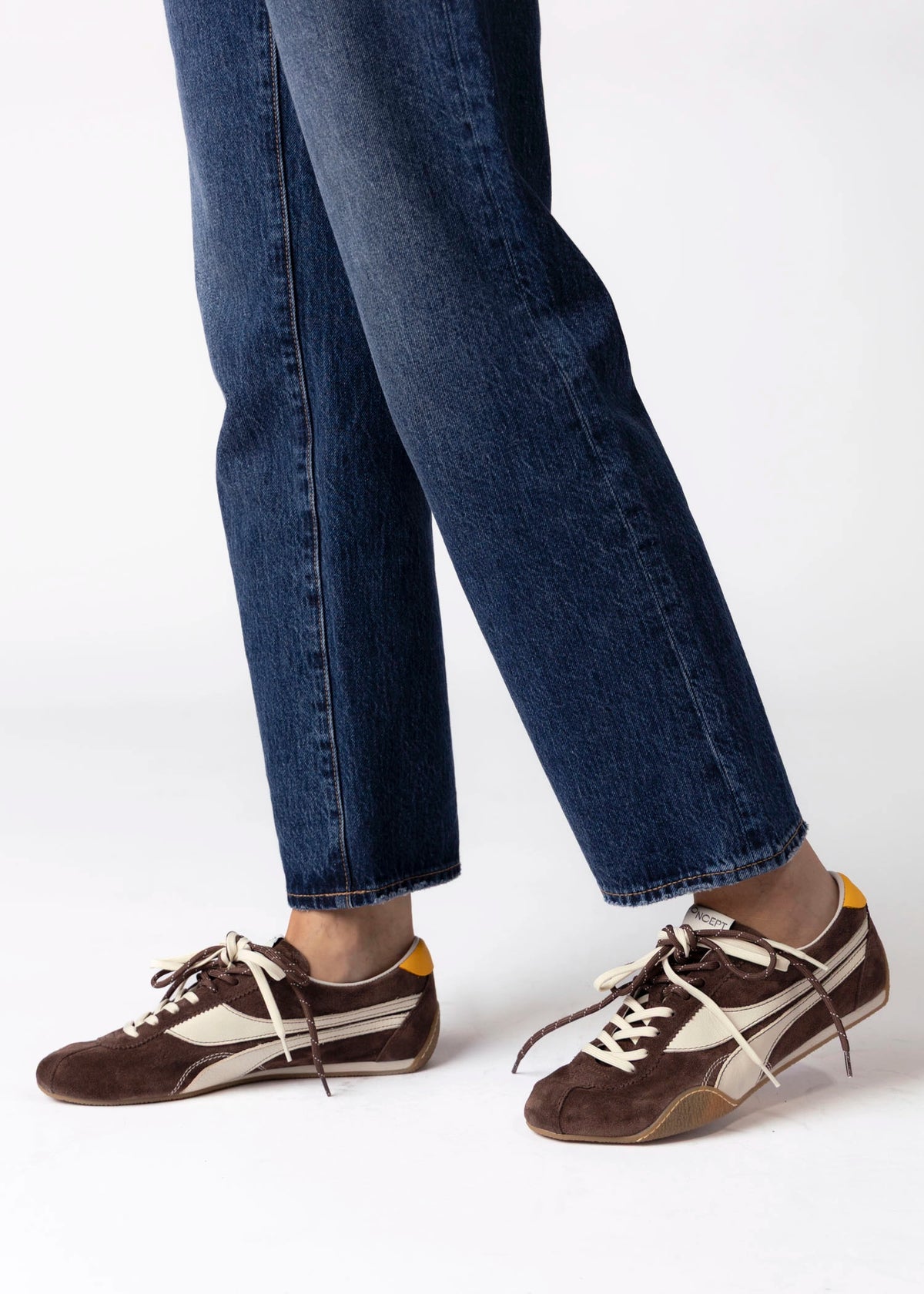 swatch_Espresso oncept lund suede sneaker