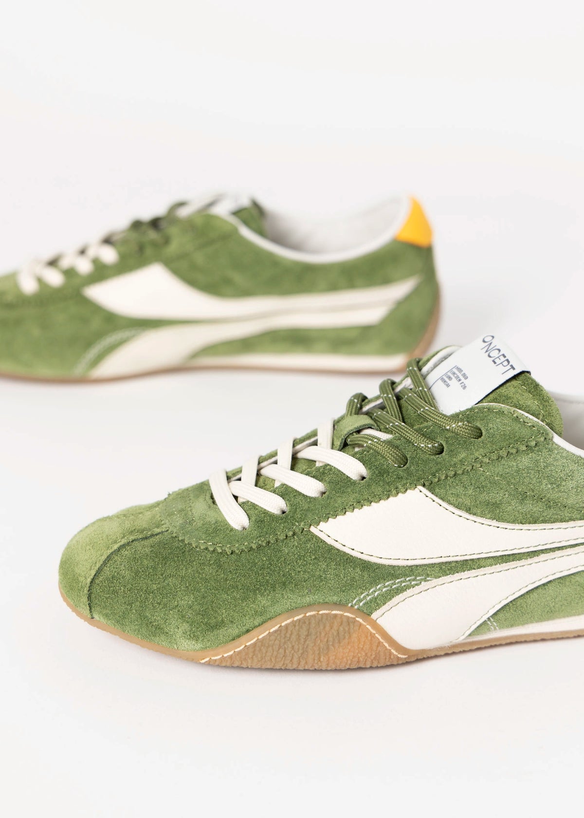 swatch_Banzai oncept lund suede sneaker
